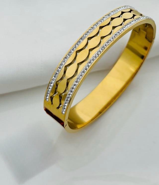 Chain Pattern Bangle